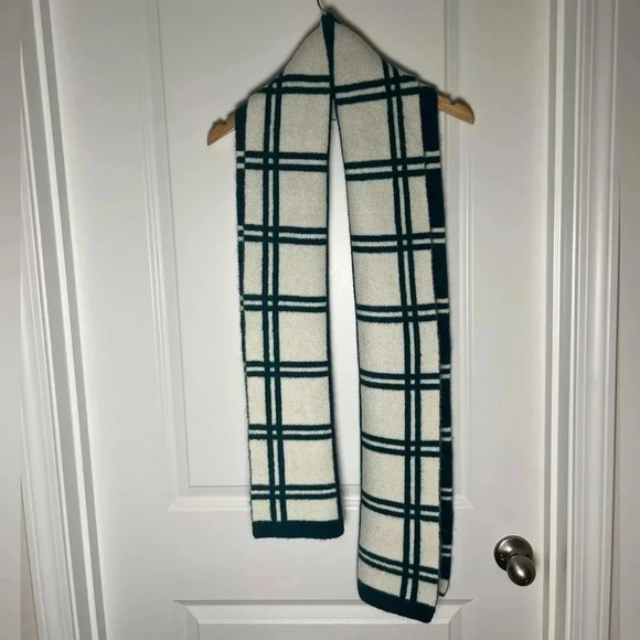 Zara reversible scarf - Picture 3 of 3